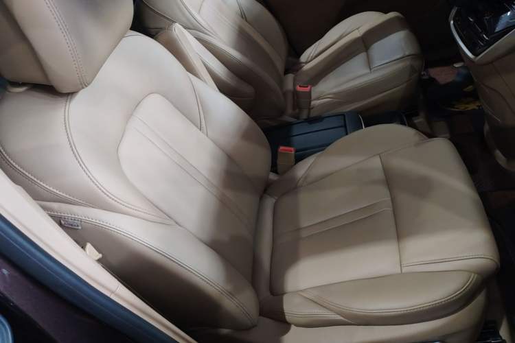 Used Buick GL8 2021 ES Land Cruiser 653T Luxury Edition Right Front Seat