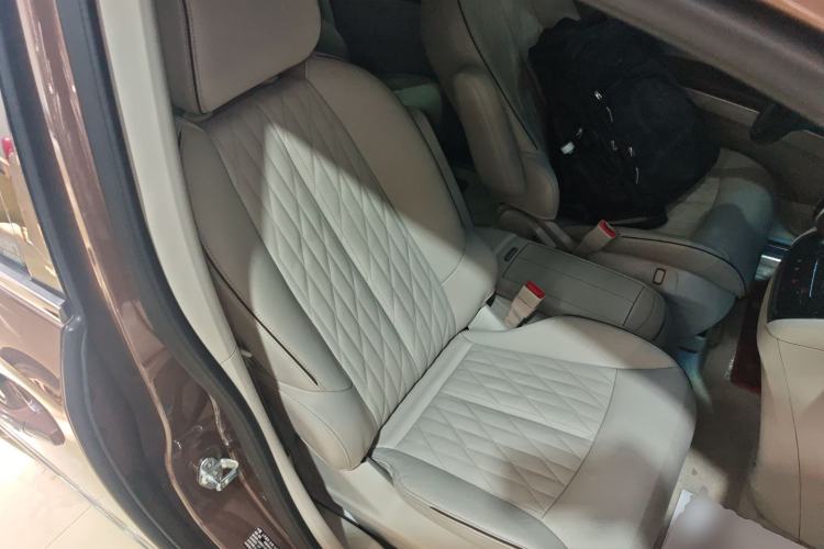 Used Buick GL8 2021 Land Cruiser Executive Class 652T Smart Luxury Model Right Front Seat