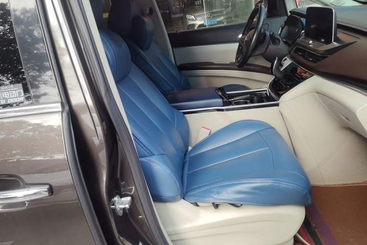 Used Buick GL8 2021 Land Cruiser Executive Class 652T Luxury Model Right Front Seat