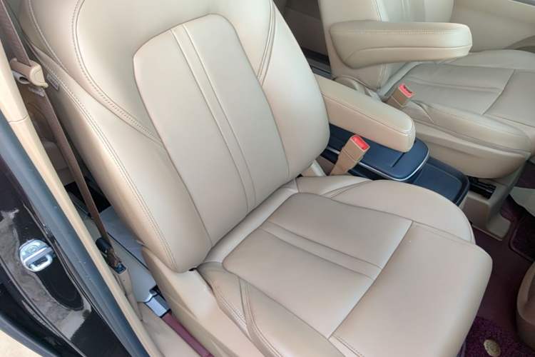 Used Buick GL8 2021 ES Land Cruiser 653T Luxury Edition Right Front Seat