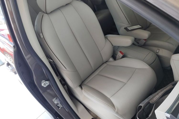Used Buick GL8 2021 Land Cruiser Executive Class 652T Luxury Model Right Front Seat