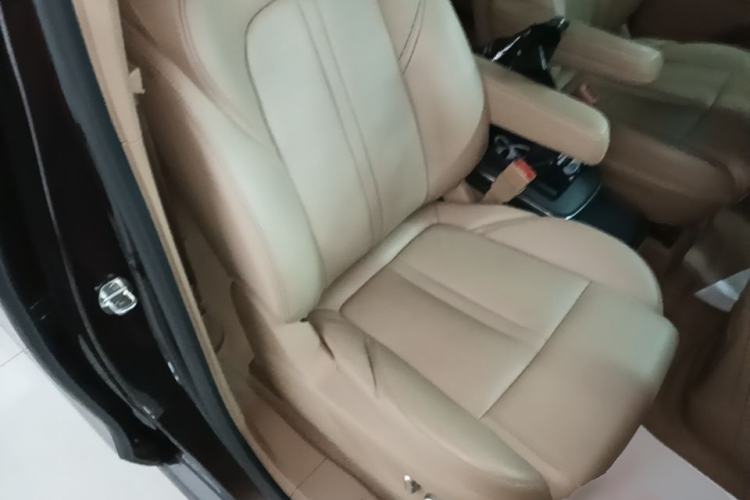 Used Buick GL8 2021 ES Land Cruiser 653T Luxury Edition Right Front Seat