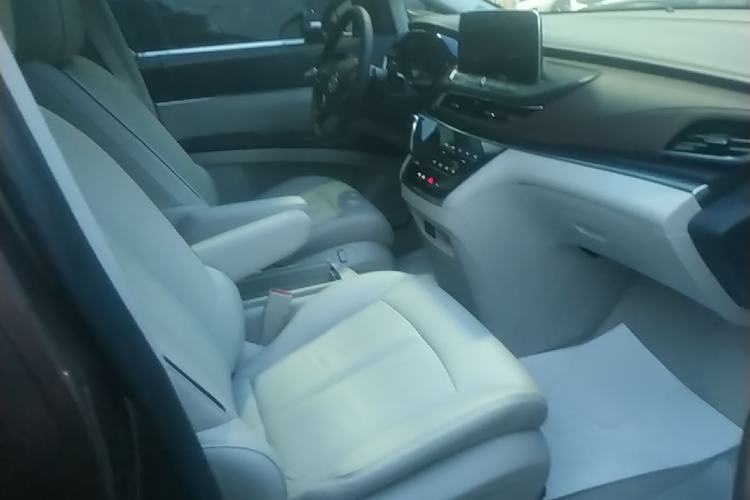 Used Buick GL8 2021 Land Cruiser Executive Class 652T Luxury Model Right Front Seat