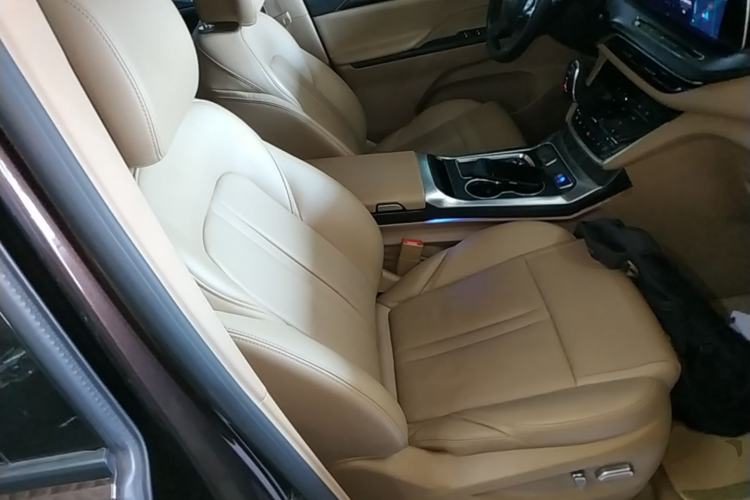 Used Buick GL8 2021 ES Landtrek 653T Luxury Model Right Front Seat