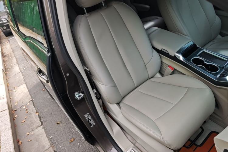 Used Buick GL8 2021 Land Cruiser Executive Class 652T Comfort Model Right Front Seat