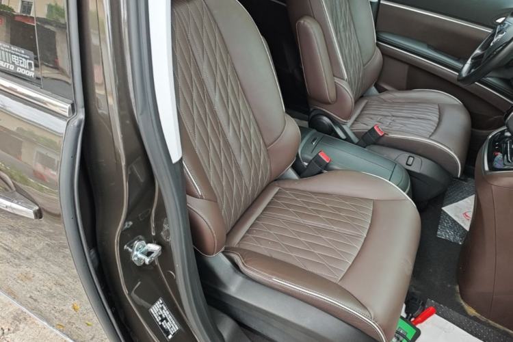 Used Buick GL8 2021 Land Cruiser Executive Class 652T Luxury Model Right Front Seat