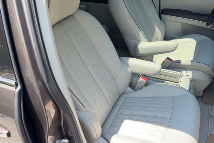 Used Buick GL8 2021 Land Cruiser Executive Class 652T Luxury Model Right Front Seat