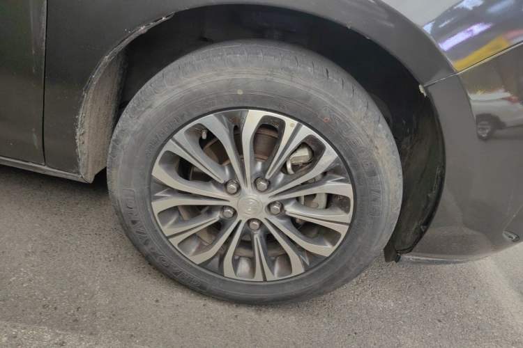 Used Buick GL8 2021 Land Cruiser Executive Class 652T Comfort Model Right Front Wheel Hub