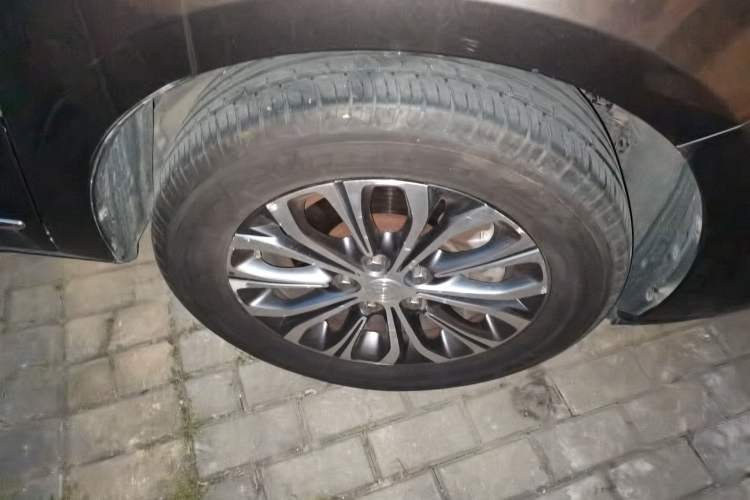 Used Buick GL8 2021 Land Cruiser Executive Class 652T Luxury Model Right Front Wheel Hub