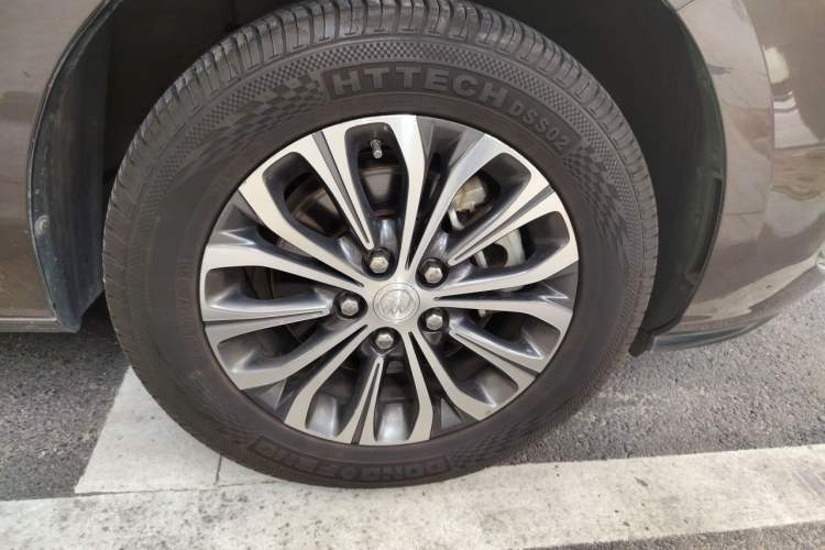 Used Buick GL8 2021 Land Cruiser Executive Class 652T Comfort Model Right Front Wheel Hub