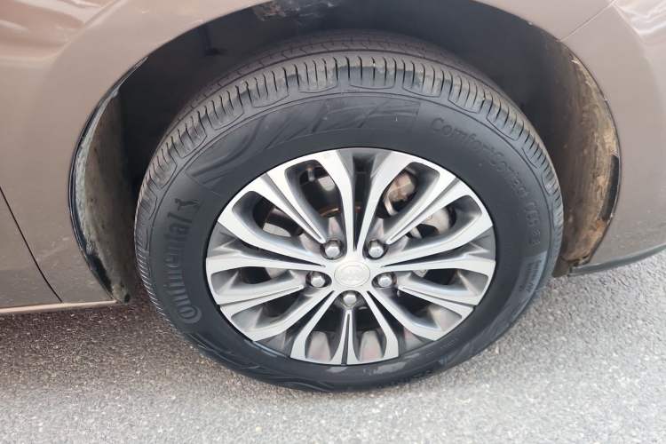 Used Buick GL8 2021 Land Cruiser Executive Class 652T Comfort Model Right Front Wheel Hub