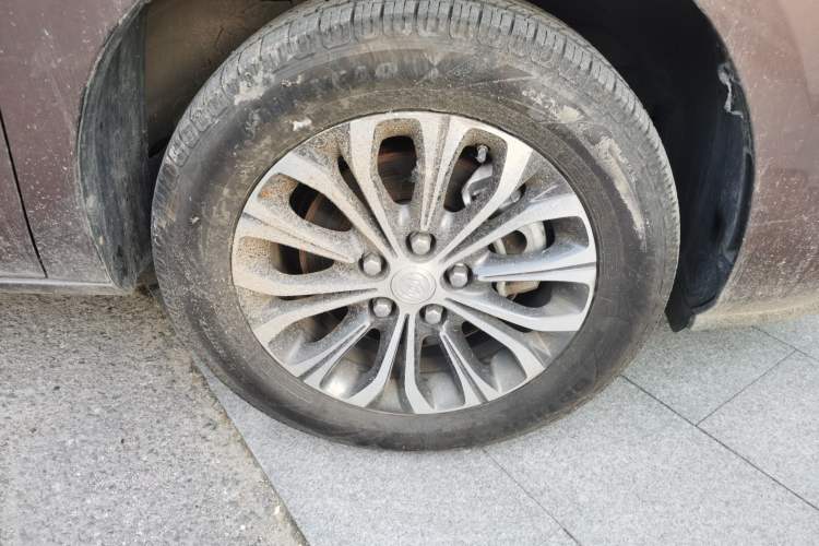 Used Buick GL8 2021 Land Cruiser Executive Class 652T Comfort Model Right Front Wheel Hub