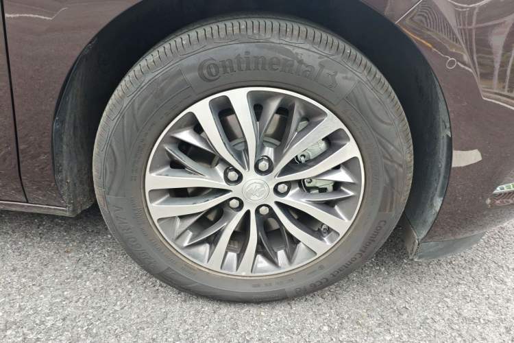 Used Buick GL8 2021 ES Land Cruiser 653T Luxury Edition Right Front Wheel Hub