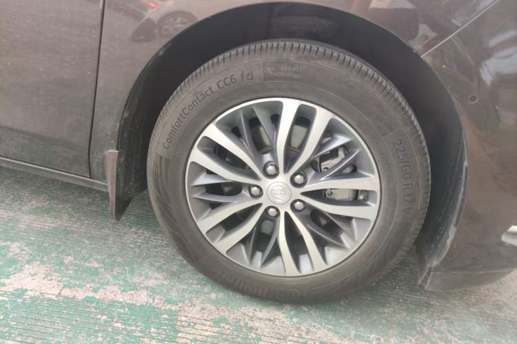Used Buick GL8 2021 ES Land Cruiser 653T Luxury Edition Right Front Wheel Hub