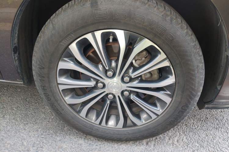 Used Buick GL8 2021 Land Cruiser Executive Class 652T Smart Luxury Model Right Front Wheel Hub