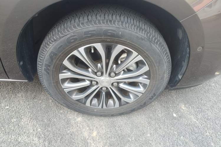 Used Buick GL8 2021 Land Cruiser Executive Class 652T Smart Luxury Model Right Front Wheel Hub