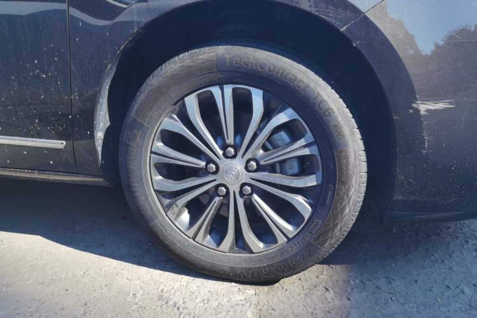 Used Buick GL8 2021 Land Cruiser Executive Class 652T Luxury Model Right Front Wheel Hub