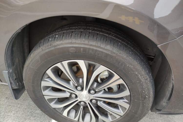 Used Buick GL8 2021 Land Cruiser Executive Class 652T Luxury Model Right Front Wheel Hub