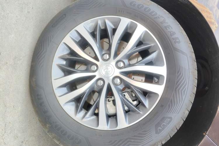 Used Buick GL8 2021 ES Land Cruiser 653T Luxury Edition Right Front Wheel Hub