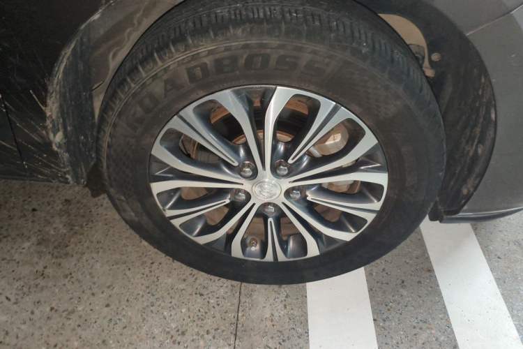 Used Buick GL8 2021 Land Cruiser Executive Class 652T Comfort Model Right Front Wheel Hub