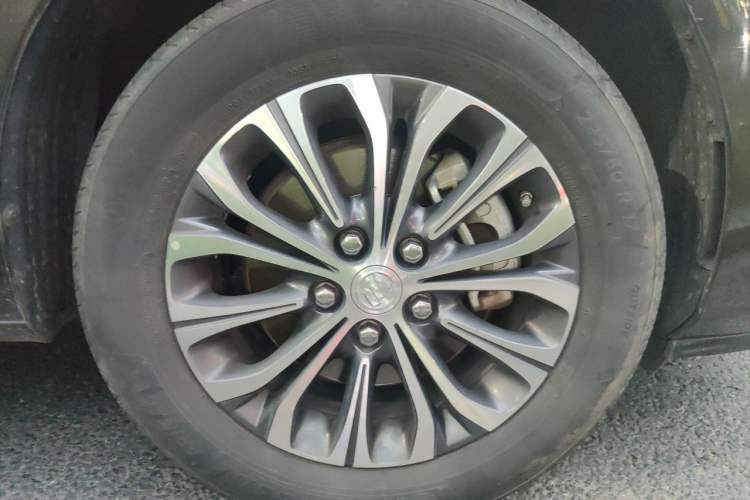 Used Buick GL8 2021 Land Cruiser Executive Class 652T Comfort Model Right Front Wheel Hub