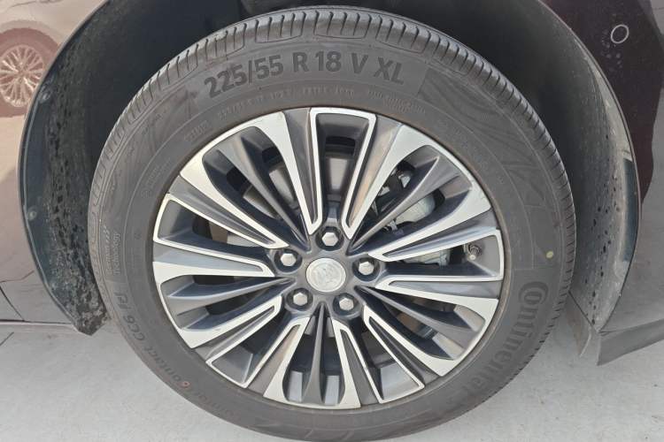 Used Buick GL8 2021 ES Landtrek 653T Luxury Model Right Front Wheel Hub