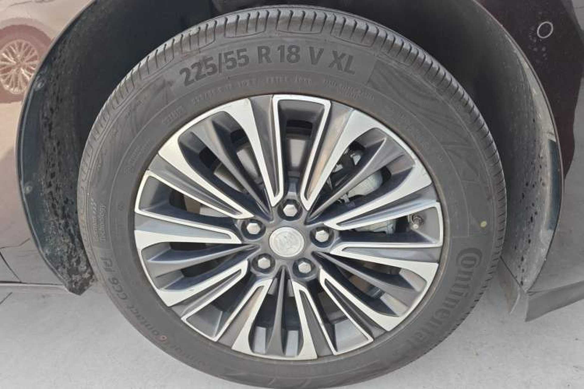 Used Buick GL8 2021 ES Landtrek 653T Luxury Model Right Front Wheel Hub