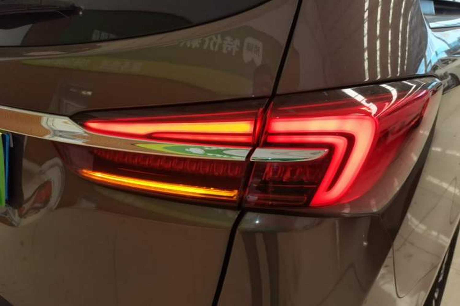 Used Buick GL8 2021 Land Cruiser Executive Class 652T Luxury Model Right Rear Taillight