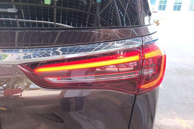 Used Buick GL8 2021 ES Land Cruiser 653T Luxury Edition Right Rear Taillight