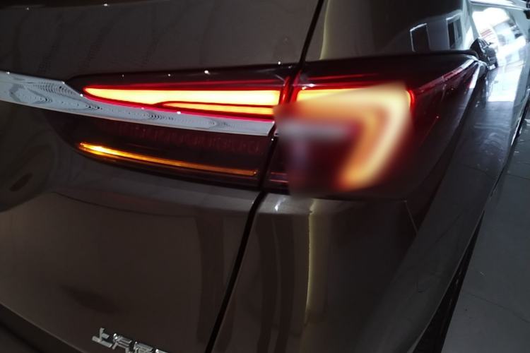 Used Buick GL8 2021 Land Cruiser Executive Class 652T Luxury Model Right Rear Taillight