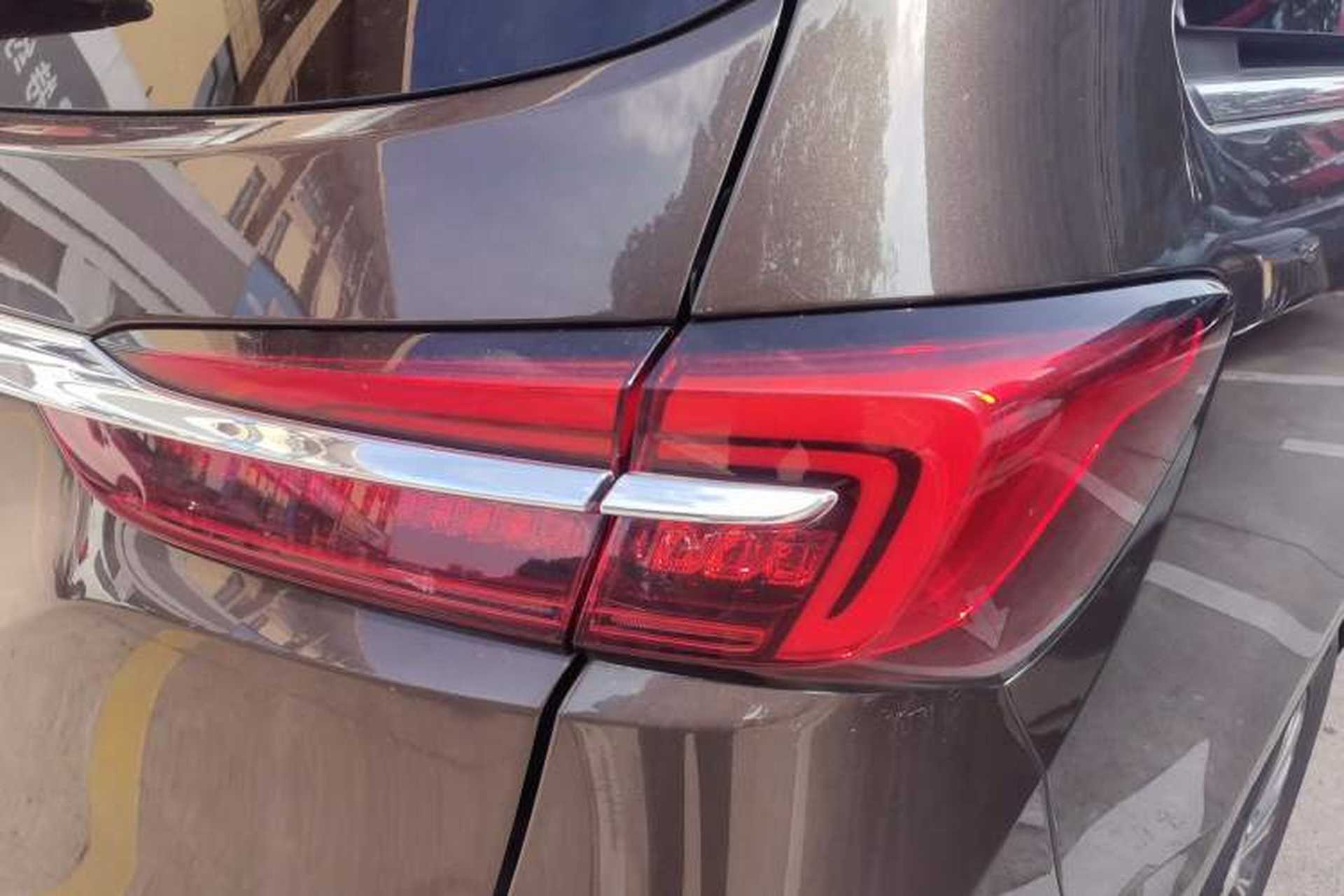 Used Buick GL8 2021 Land Cruiser Executive Class 652T Luxury Model Right Rear Taillight