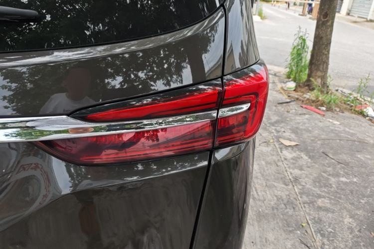 Used Buick GL8 2021 Land Cruiser Executive Class 652T Luxury Model Right Rear Taillight