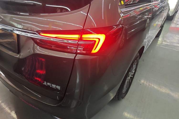 Used Buick GL8 2021 Land Cruiser Executive Class 652T Luxury Model Right Rear Taillight