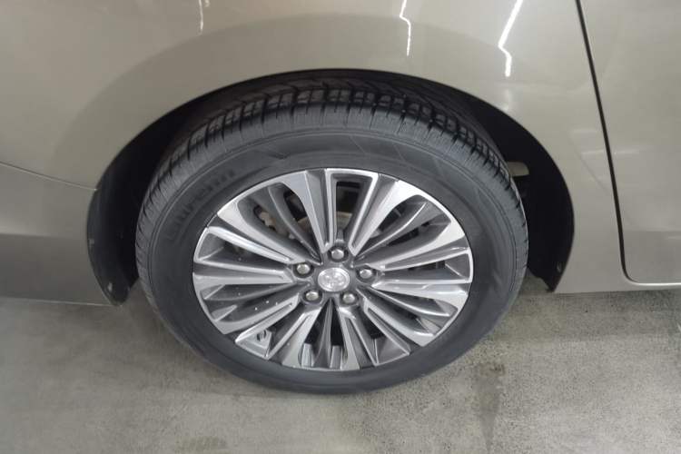 Used Buick GL8 2021 ES Landtrek 653T Luxury Model Right Rear Wheel Hub