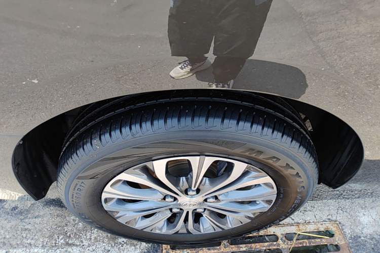 Used Buick GL8 2021 Land Cruiser Executive Class 652T Luxury Model Right Rear Wheel Hub