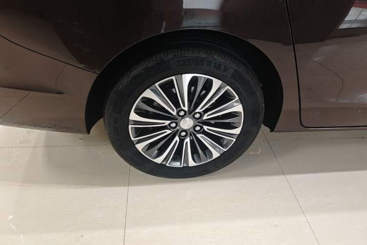 Used Buick GL8 2021 ES Landtrek 653T Luxury Model Right Rear Wheel Hub