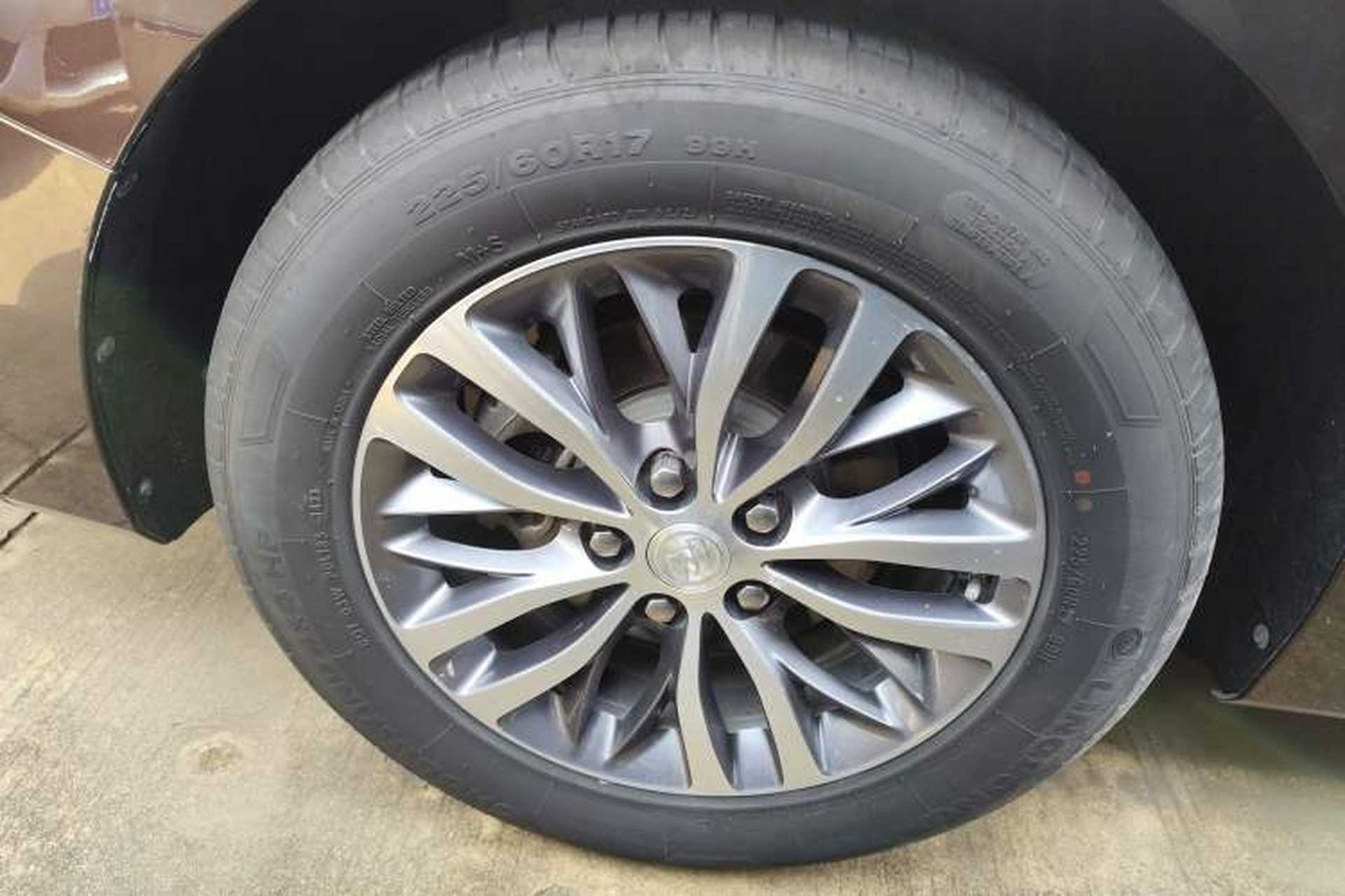 Used Buick GL8 2021 ES Land Cruiser 653T Luxury Edition Right Rear Wheel Hub