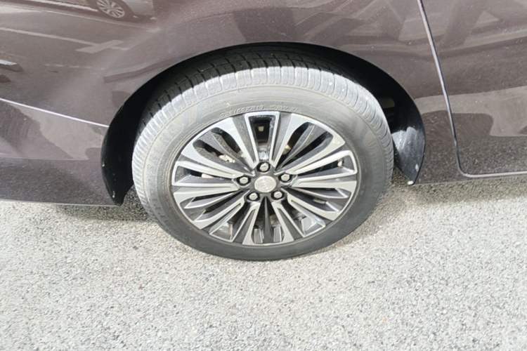 Used Buick GL8 2021 ES Landtrek 653T Luxury Model Right Rear Wheel Hub