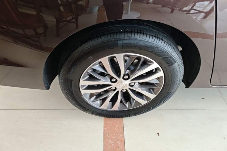 Used Buick GL8 2021 ES Land Cruiser 653T Luxury Edition Right Rear Wheel Hub