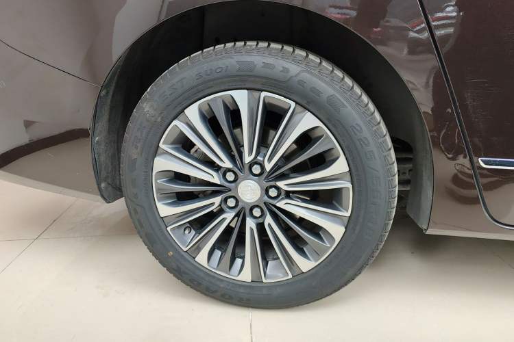 Used Buick GL8 2021 ES Landtrek 653T Luxury Model Right Rear Wheel Hub