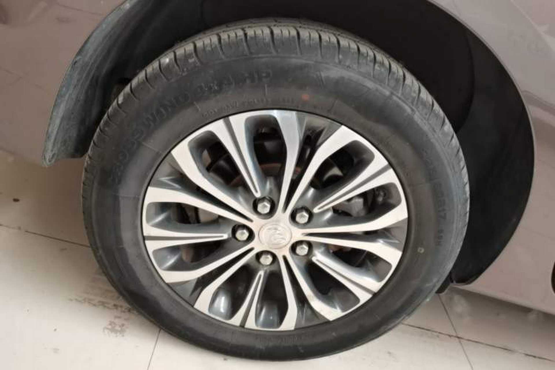 Used Buick GL8 2021 Land Cruiser Executive Class 652T Luxury Model Right Rear Wheel Hub
