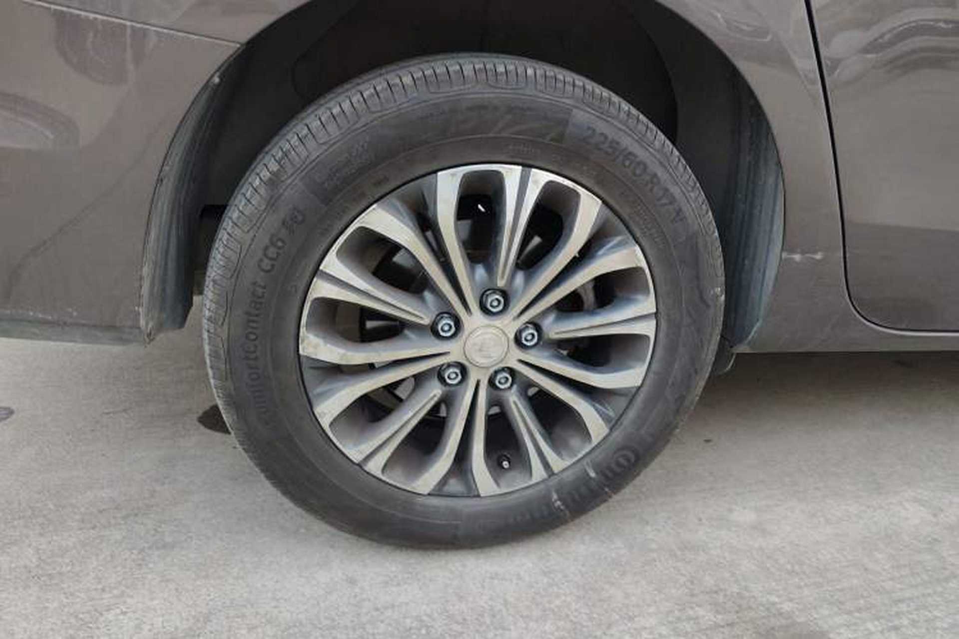 Used Buick GL8 2021 Land Cruiser Executive Class 652T Comfort Model Right Rear Wheel Hub