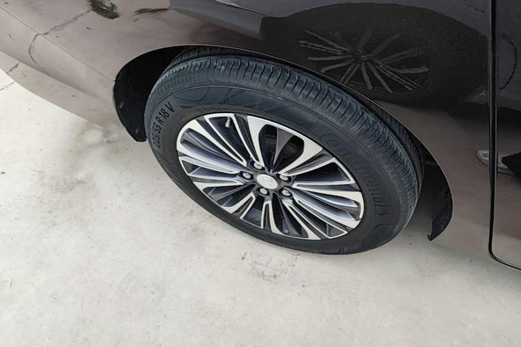 Used Buick GL8 2021 ES Landtrek 653T Luxury Model Right Rear Wheel Hub