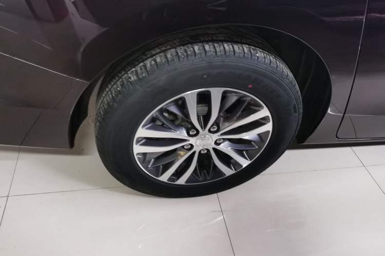 Used Buick GL8 2021 ES Land Cruiser 653T Luxury Edition Right Rear Wheel Hub