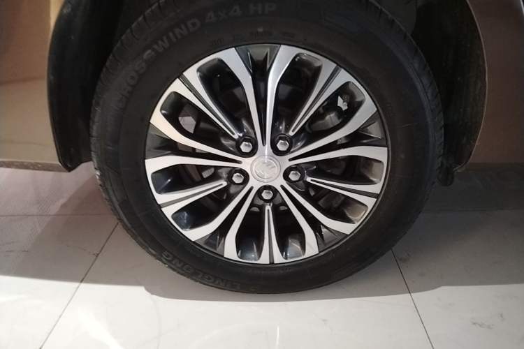 Used Buick GL8 2021 Land Cruiser Executive Class 652T Luxury Model Right Rear Wheel Hub