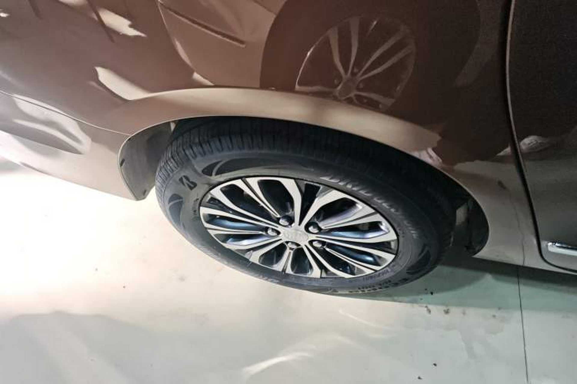 Used Buick GL8 2021 Land Cruiser Executive Class 652T Smart Luxury Model Right Rear Wheel Hub