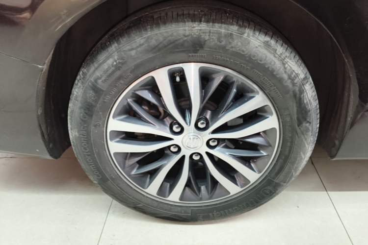 Used Buick GL8 2021 ES Land Cruiser 653T Luxury Edition Right Rear Wheel Hub