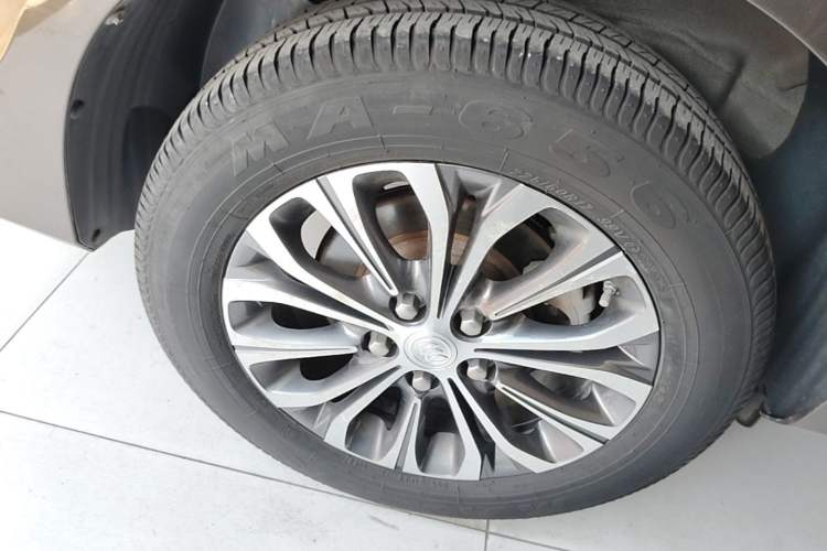 Used Buick GL8 2021 Land Cruiser Executive Class 652T Luxury Model Right Rear Wheel Hub