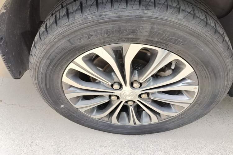 Used Buick GL8 2021 Land Cruiser Executive Class 652T Smart Luxury Model Right Rear Wheel Hub