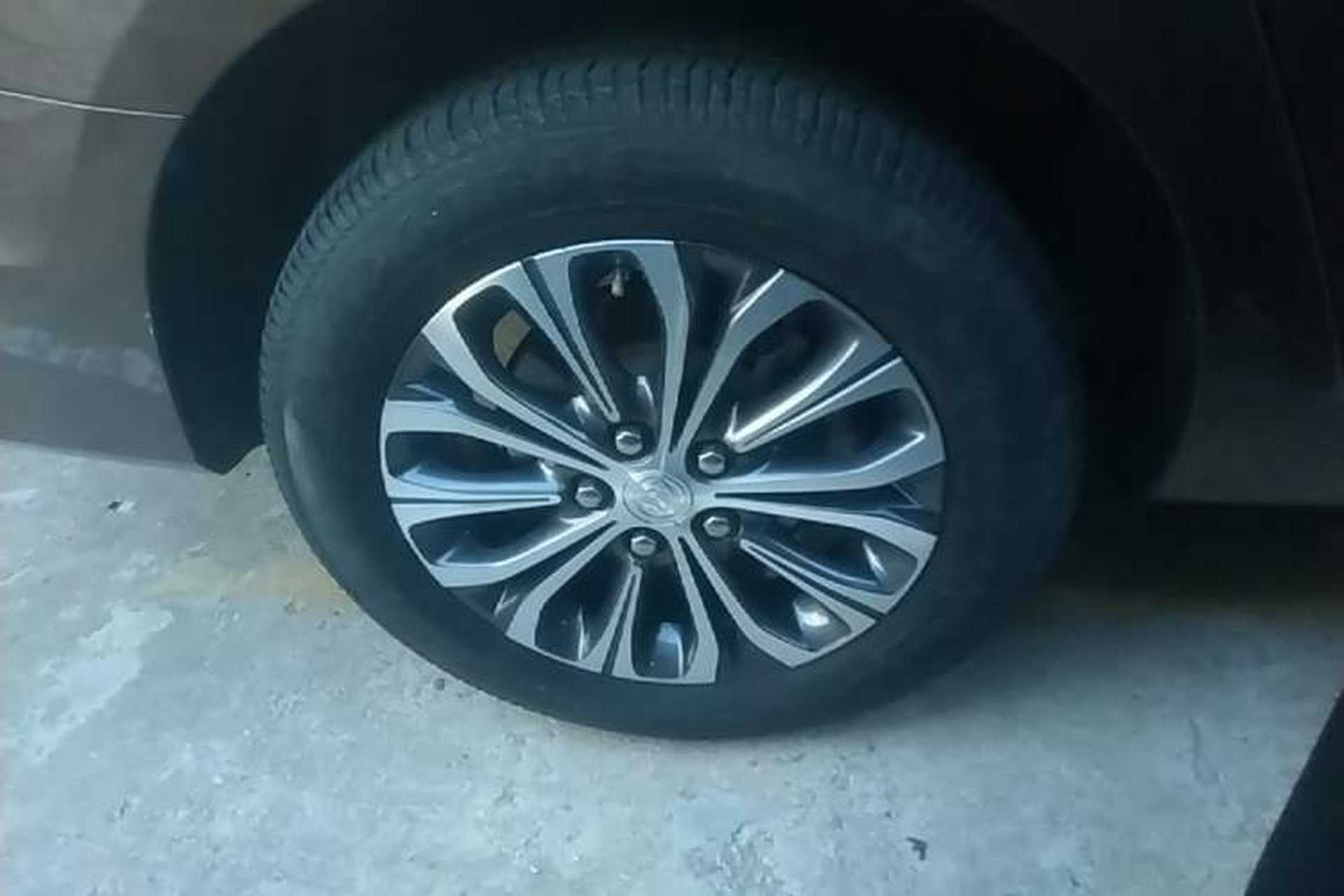 Used Buick GL8 2021 Land Cruiser Executive Class 652T Luxury Model Right Rear Wheel Hub